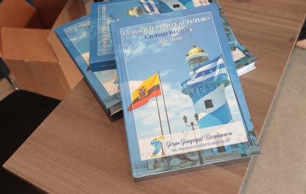 PRESENTACION DE LIBRO (15500906)