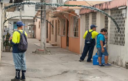 Trabajadores de Urvaseo piden dinero