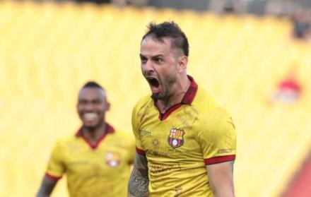 Octavio Rivero hizo el segundo gol de Barcelona.