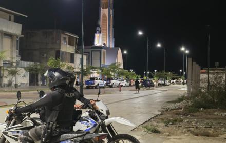 En la misa de reinauguración de la iglesia Templo Faro de Puerto Bolívar participaba el alcalde de Machala.