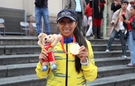 Silvia Ortiz, maratonista, medalla de oro, Juegos Bolivarianos 2025, Team Ecuador