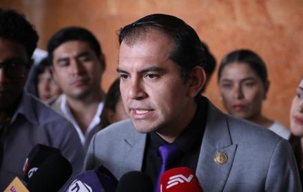 El ministro de Trabajo, Harold Burbano, se pronunció sobre las reformas a varias leyes de los servidores públicos que debatirá la Asamblea.