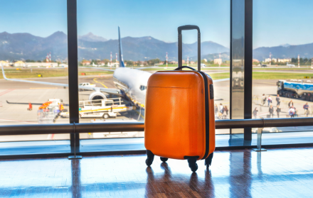 Usuarios aprovechan las rebajas de Black Friday para planear viajes en 2026.