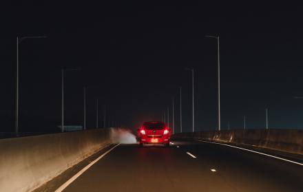 Puente de La Aurora sin luz