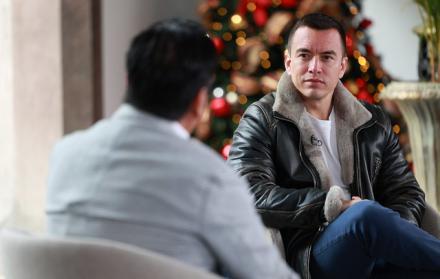 Daniel Noboa durante la entrevista en el podcast 'Street Please', donde habló de la consulta popular y de las reformas que busca impulsar.