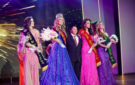 María Emilia Sánchez, nueva reina de Quito, durante la gala de coronación por los 491 años de la ciudad.