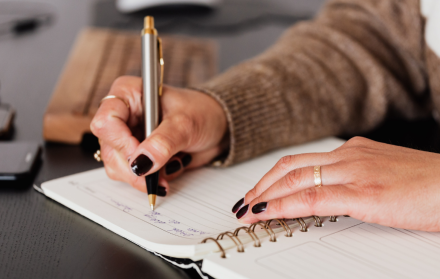 Terapia Narrativa: Evidencia Científica para Reescribir tu Historia Personal