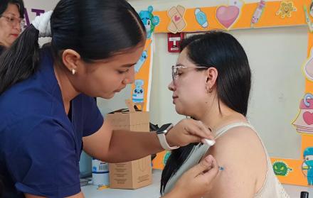 Ministerio de Salud Pública realizando campaña de vacunación