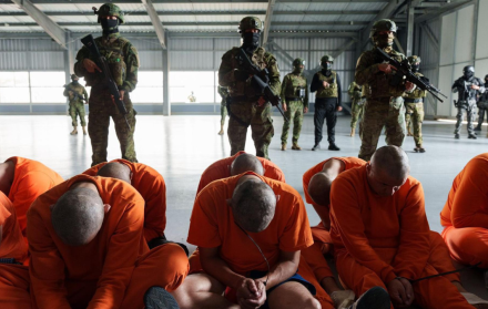 Presos en la carcel del encuentro