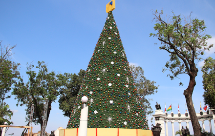 árbol navideño en el Malecón de Guayaquil