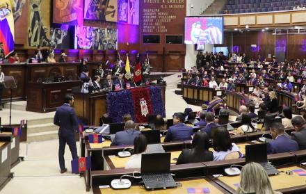 Olsen insistió en un acercamiento con las fuerzas políticas, durante la sesión solemne por el aniversario de Fundación de Quito.