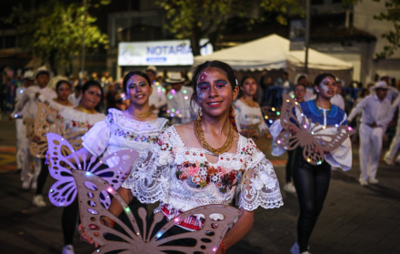 En la mascarada nocturna, uno de los eventos desarrollados en las fiestas de fundación de Quito, en diciembre 2025