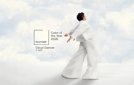 Looks frescos y elegantes usando el color tendencia Pantone 2026.