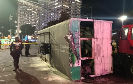 Chiva Fiestas de Quito