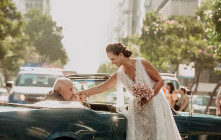 Marcela Aguiñaga y su padre.