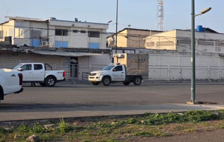 Hasta los exteriores de la cárcel llegó la ambulancia de Medicina Legal.