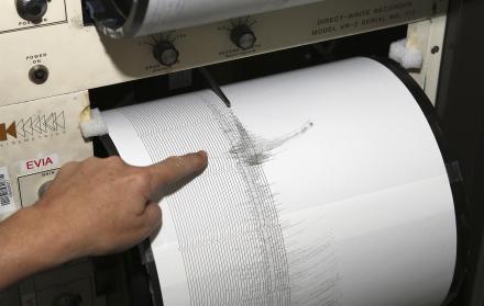 Imagen de archivo de un sismógrafo registrando un terremoto.