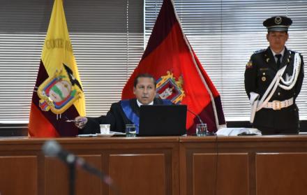 El conjuez Olavo Hernández señala que existen suficientes evidencias de que Lenín Moreno recibió beneficios indebidos a través de su entorno cercano y empresas relacionadas.