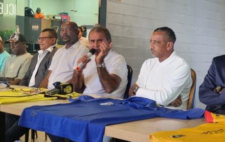 exjugadores de barcelona y Emelec