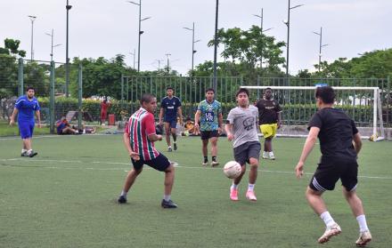 cancha en Parque Samanes