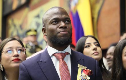 Enner Valencia cuando fue condecorado en la Asamblea Nacional.