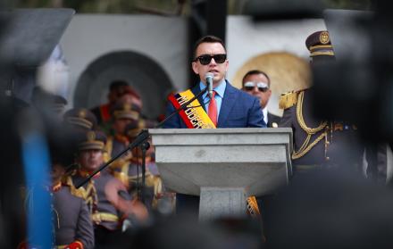 DANIEL NOBOA PRESIDENTE CEREMONIA MILITAR