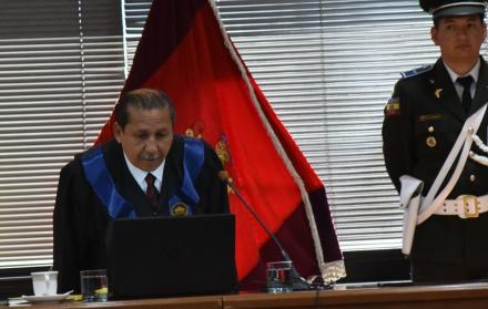 El juez de la Corte Nacional de Justicia, Olavo Hernández, no tenía claros los argumentos de su resolución para llamar a juicio en el caso Sinohydro.