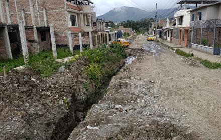 obras inconclusas en el barrio Consacola de Loja