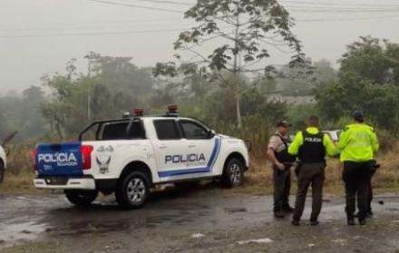 La Policía Nacional confirmó que cuatro personas fueron asesinadas mientras se movilizaban en un vehículo en la provincia de Santo Domingo