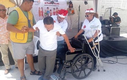 ayuda social en Playas