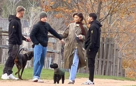Zendaya y Tom Holland paseando en Londres.
