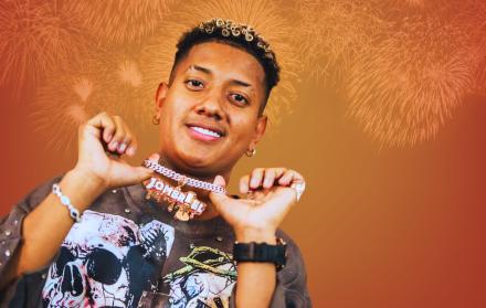 Jombriel tiene 22 años.