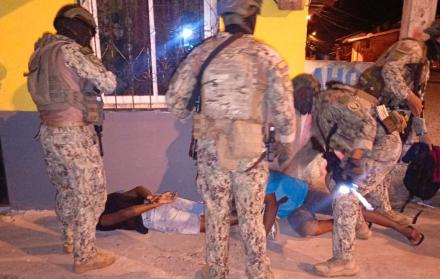 Las Fuerzas Armadas del Ecuador desplegaron un contingente operativo en distintos puntos de la frontera norte.