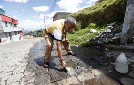 CORTES DE AGUA EN QUI (13829789)