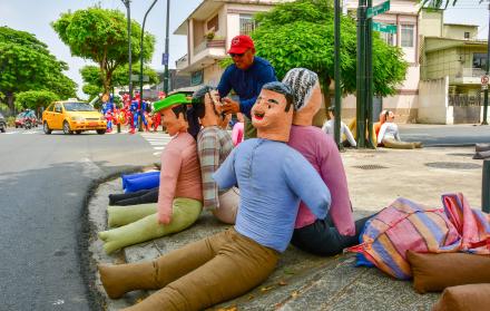 Monigotes de fin de año