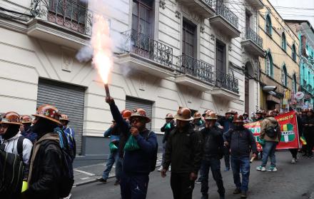 Integrantes de la Central Obrera Boliviana (COB)