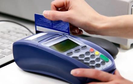 Pago con tarjeta de crédito en Ecuador.