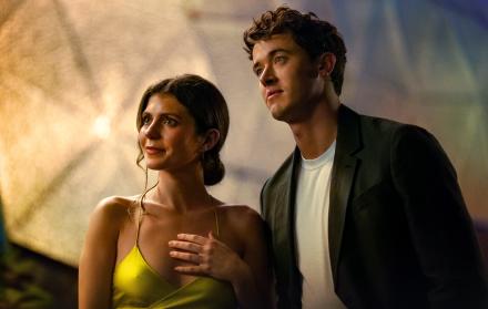 Escena de la película People We Meet on Vacation de Netflix.