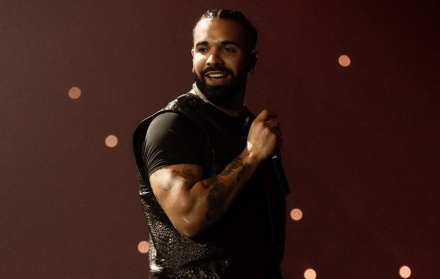 Drake Enfrenta Demanda: Acusan Casino Online de Financiar Streams Falsos y Promoción Ilegal