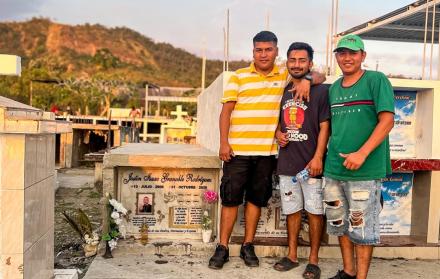 Familiares desesperados por la desaparición de seis jóvenes en Ecuador