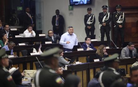 El asambleísta correísta Comps Córdova presentó una queja contra el oficialista Andrés Castillo, por sus expresiones en el Pleno.