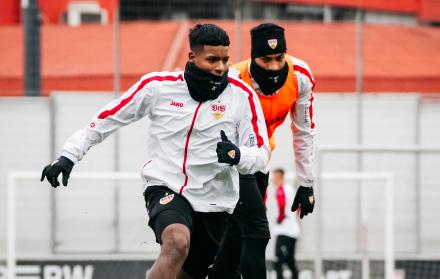 Jeremy Arévalo podría debutar en la Bundesliga con Stuttgart ante Leverkusen.