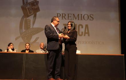 Periodistas cuencanos reciben reconocimientos por su labor investigativa