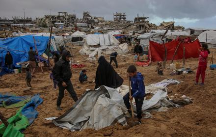 Familias palestinas desplazadas