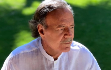 Polémica en torno a Julio Iglesias: denuncias, antecedentes y reacciones oficiales