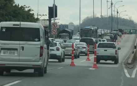 paso a desnivel en avenida Carlos Julio Arosemena