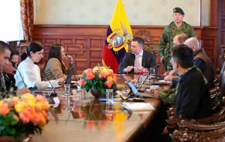 Daniel Noboa encabeza la reunión en Carondelet con el Bloque de Seguridad.