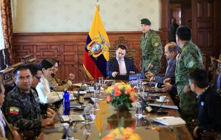 Daniel Noboa reunió al frente de seguridad y a su Gabinete en dos días antes de su gira.