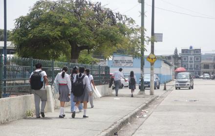 estudiantes en Sauces