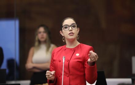 CAMILA LEON ASAMBLEA ADN